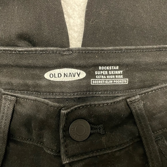 Old Navy Rockstar Super Skinny Extra High-Rise Black Jean - Sz 6P - Picture 5 of 5